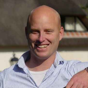 Ontmoet de medewerkers van onze dierenkliniek voor paarden en gezelschapsdieren.